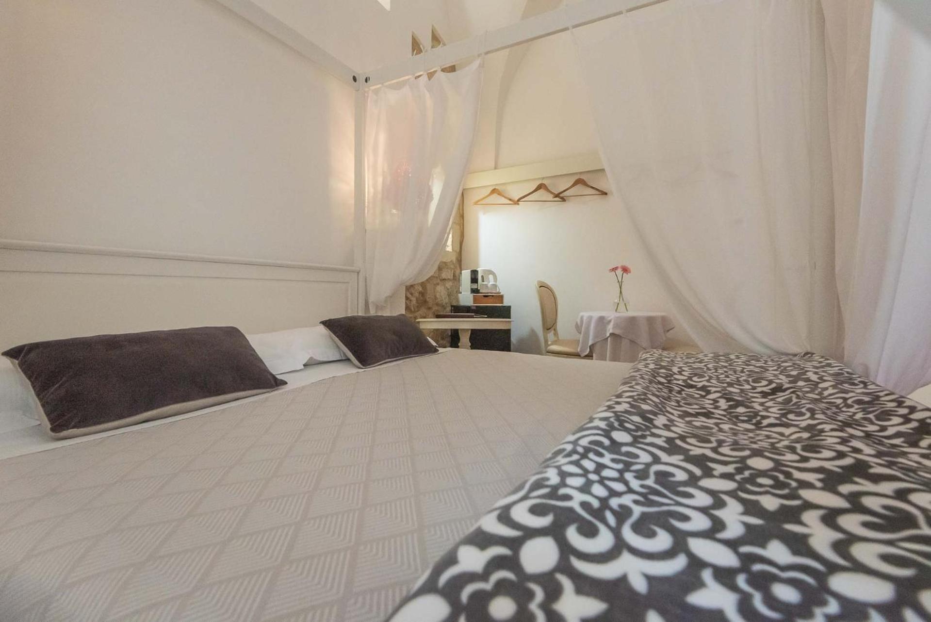 Le Nicchie Luxury Rooms Lecce Exterior foto