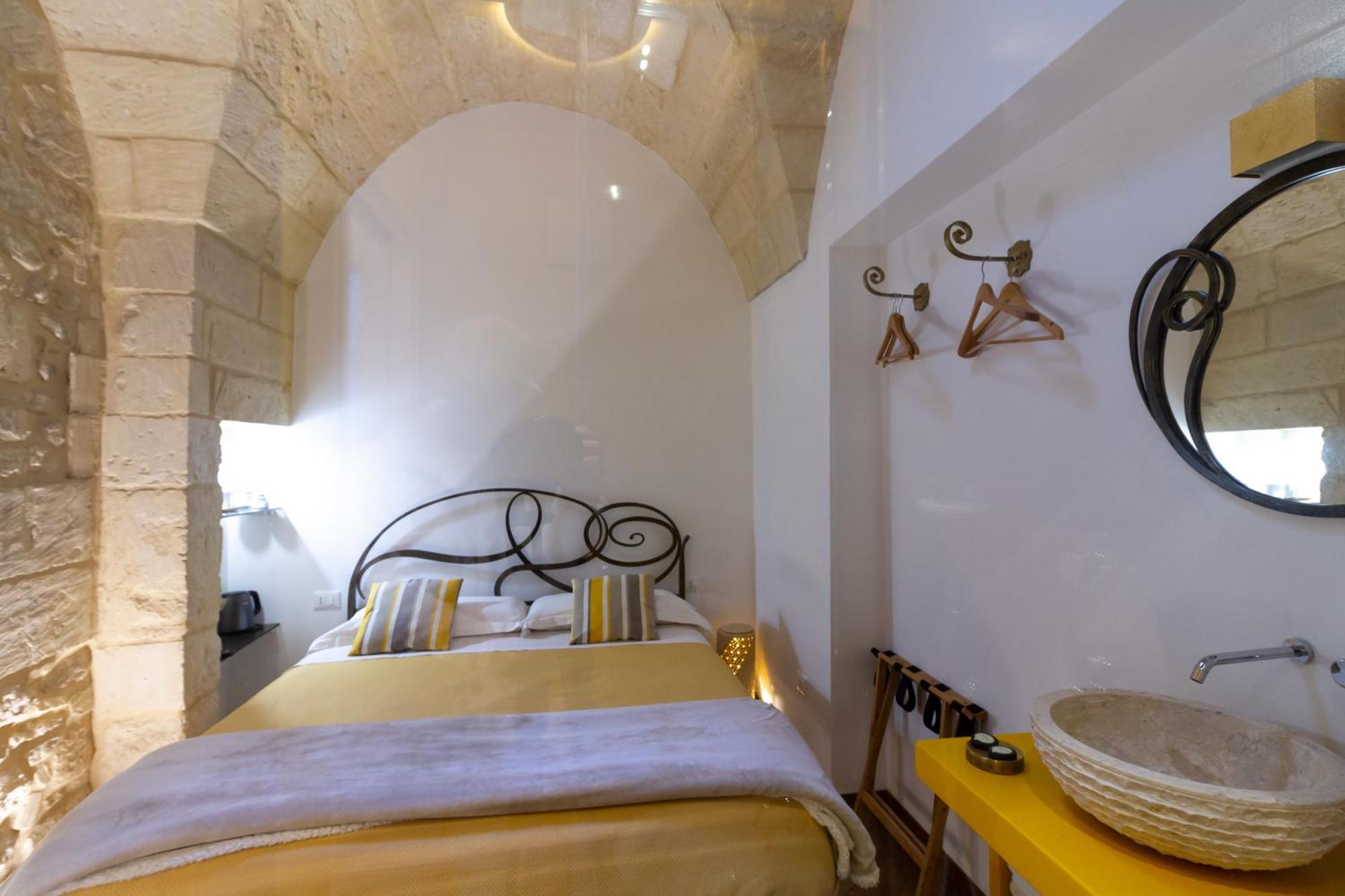 Le Nicchie Luxury Rooms Lecce Habitación foto