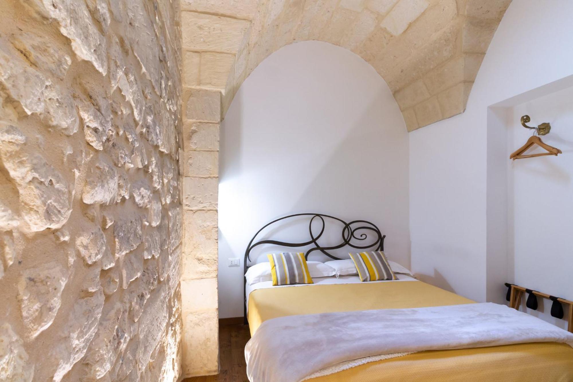 Le Nicchie Luxury Rooms Lecce Habitación foto
